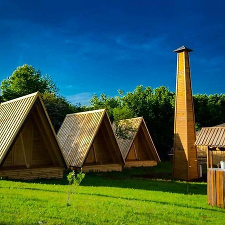 Rooms & Glamping Lana Haus Licko Petrovo Selo Eksteriør bilde