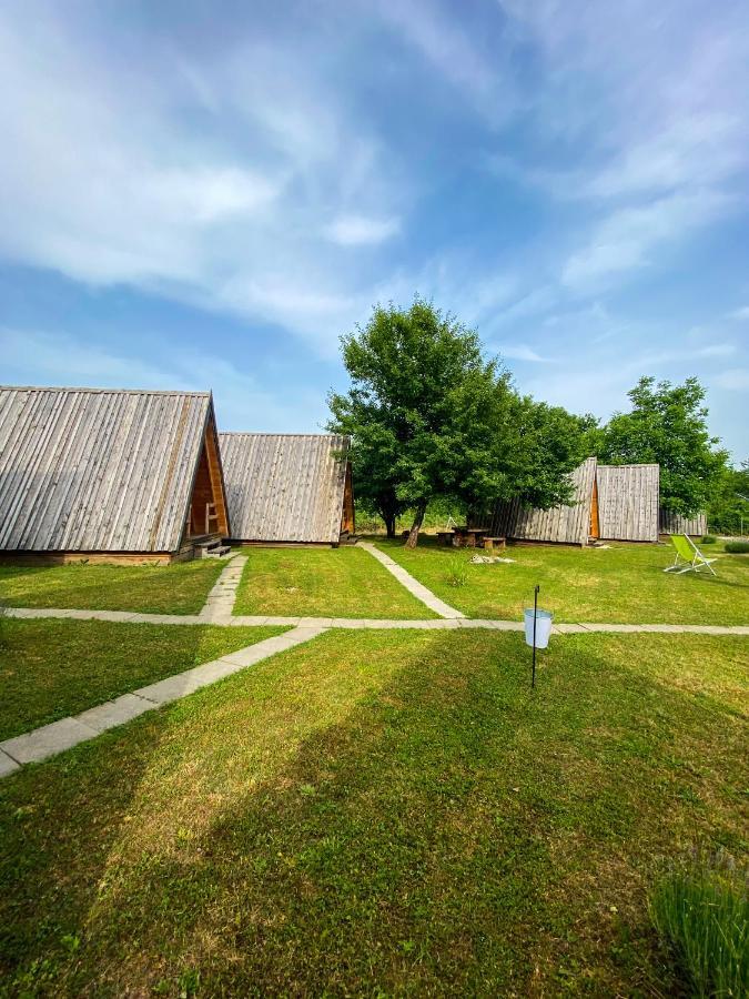Rooms & Glamping Lana Haus Licko Petrovo Selo Eksteriør bilde