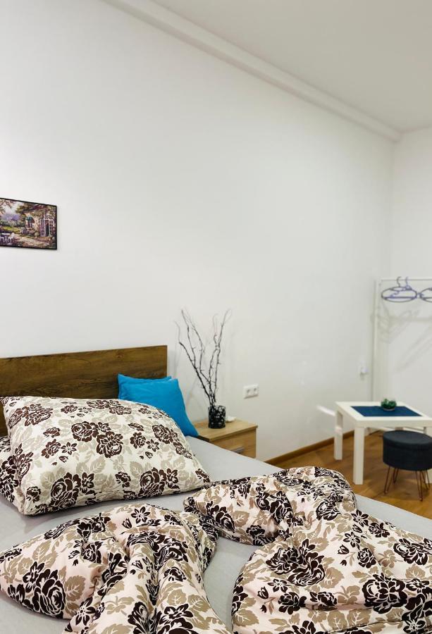 Rooms & Glamping Lana Haus Licko Petrovo Selo Eksteriør bilde