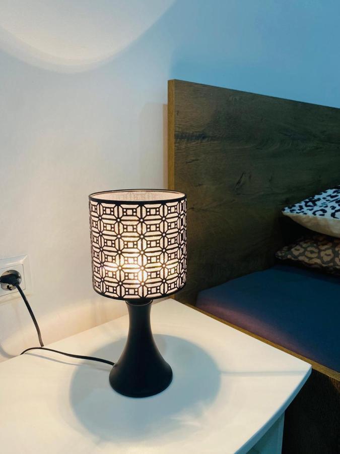 Rooms & Glamping Lana Haus Licko Petrovo Selo Eksteriør bilde
