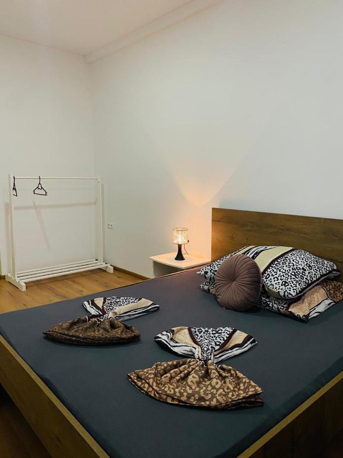 Rooms & Glamping Lana Haus Licko Petrovo Selo Eksteriør bilde