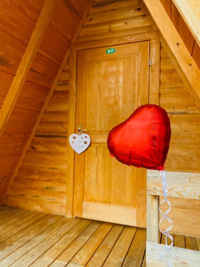 Rooms & Glamping Lana Haus Licko Petrovo Selo Eksteriør bilde
