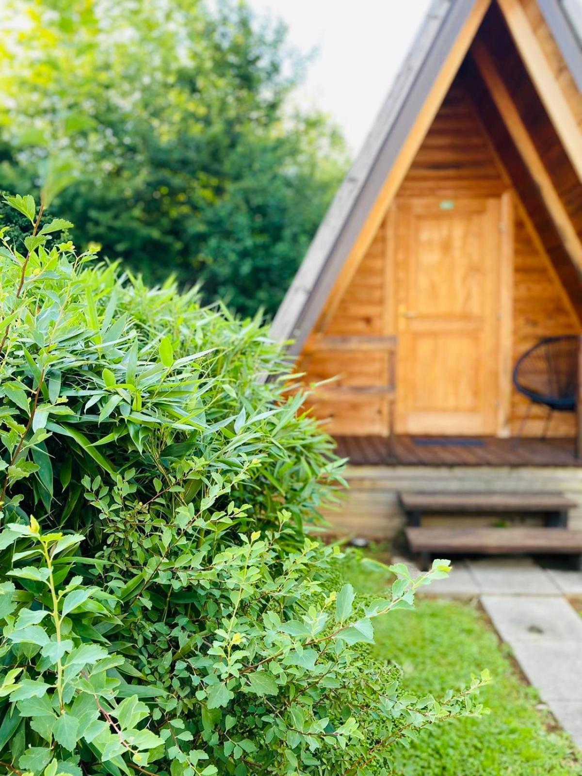 Rooms & Glamping Lana Haus Licko Petrovo Selo Eksteriør bilde