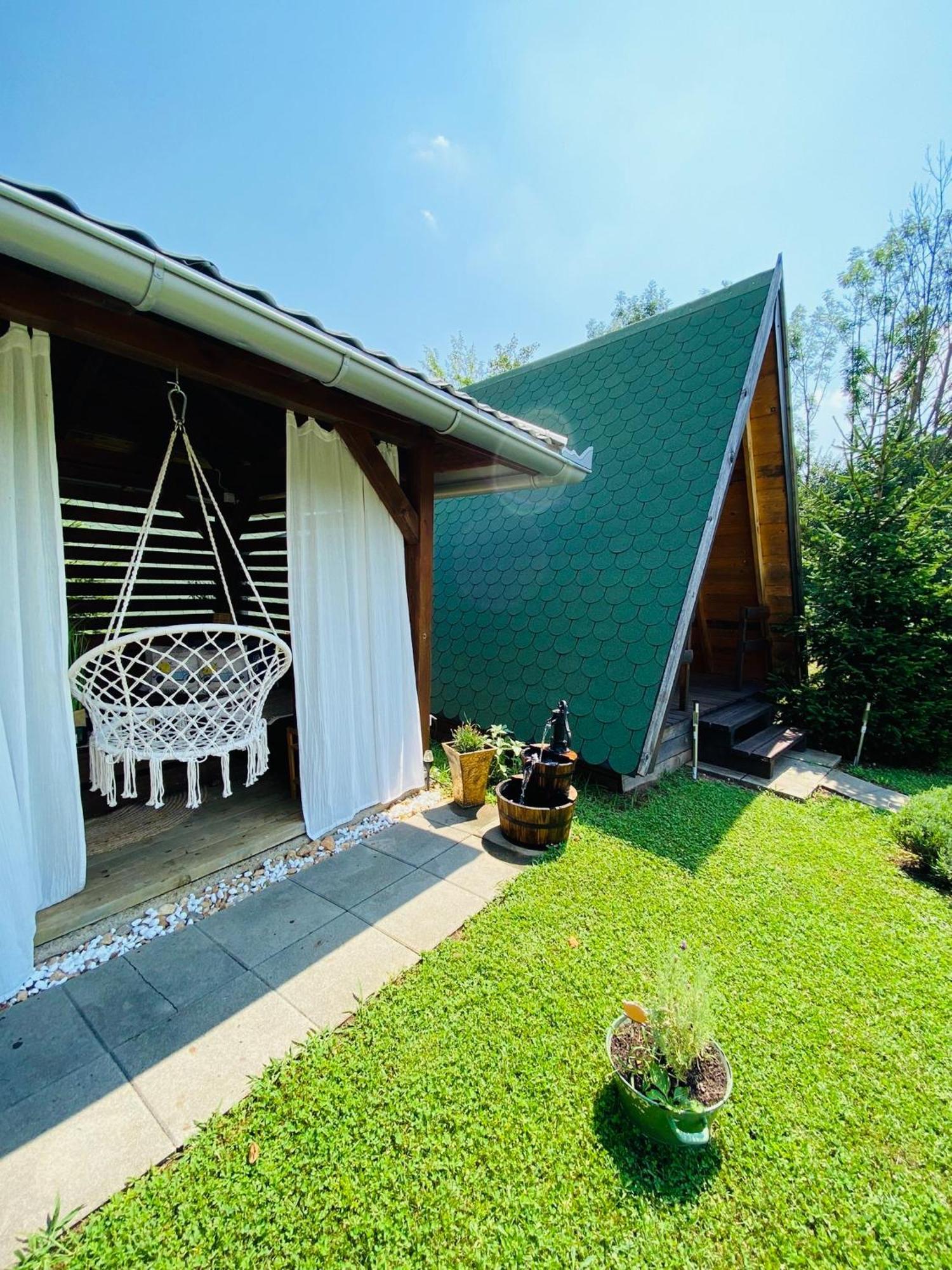 Rooms & Glamping Lana Haus Licko Petrovo Selo Eksteriør bilde