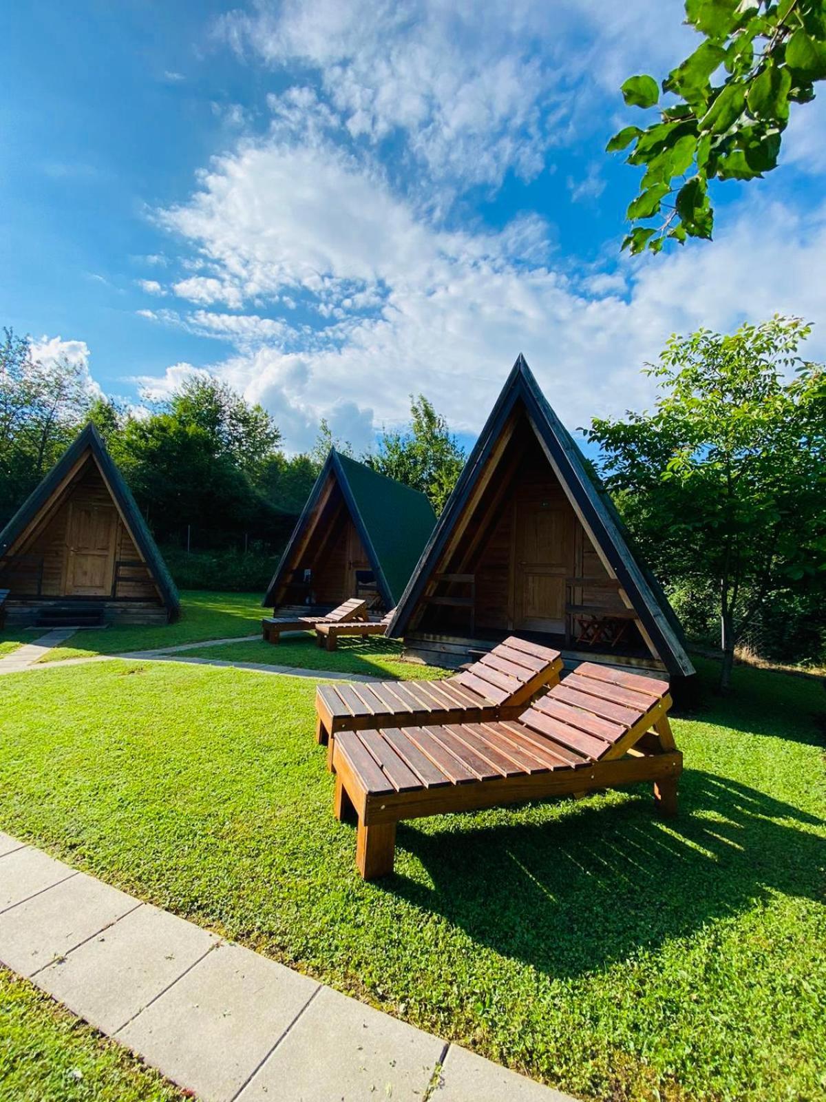 Rooms & Glamping Lana Haus Licko Petrovo Selo Eksteriør bilde