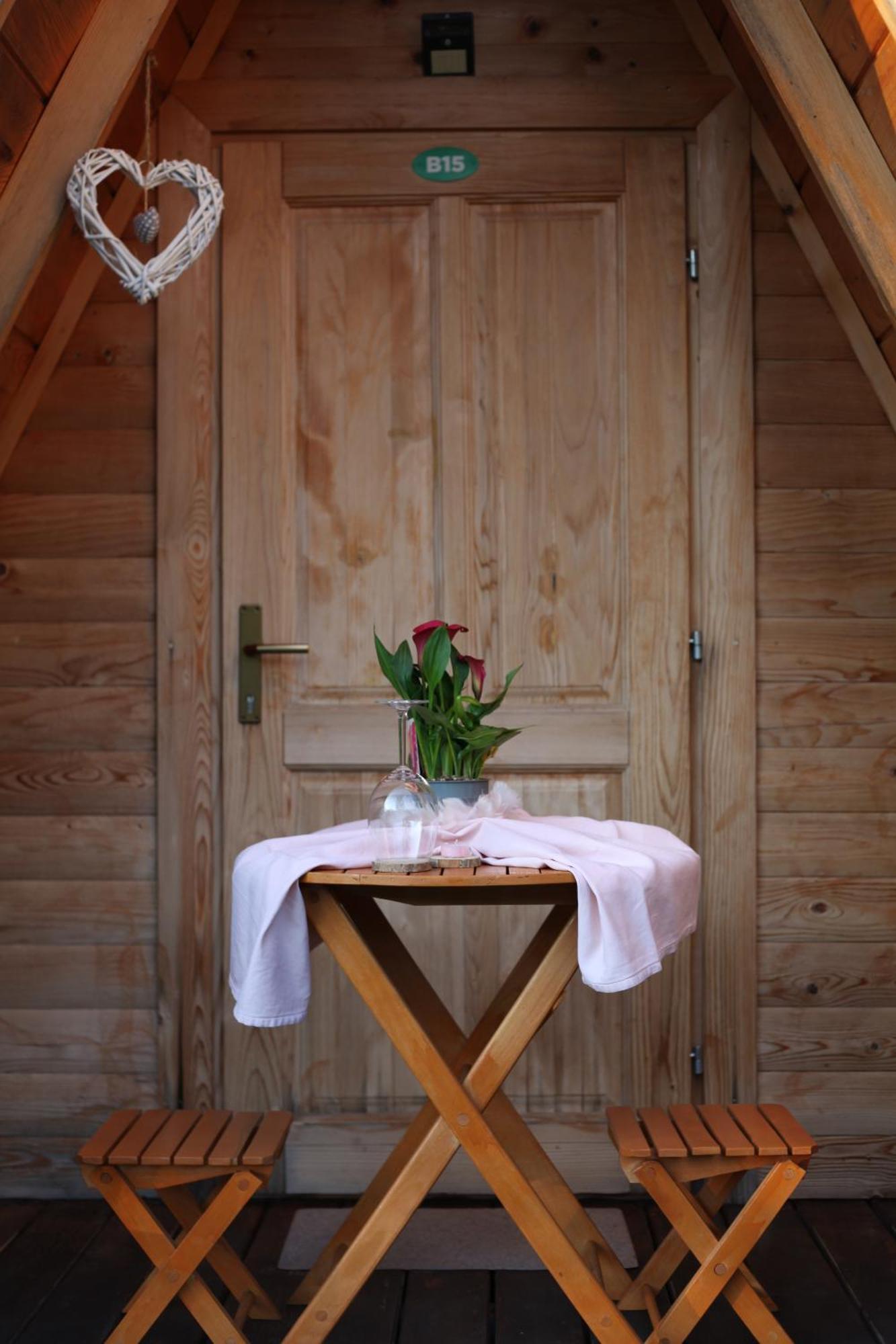 Rooms & Glamping Lana Haus Licko Petrovo Selo Eksteriør bilde